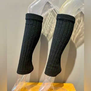 Black ribbed knit leg warmers